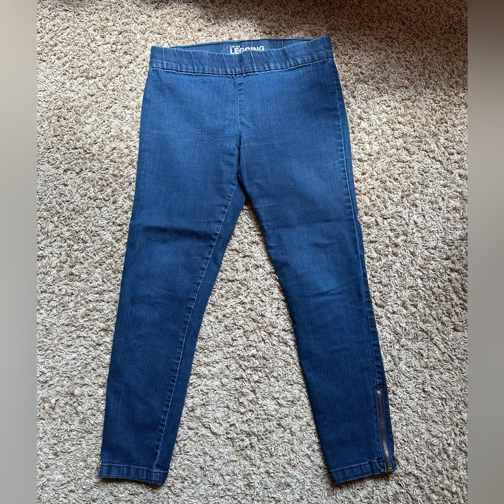 Women’s New York & Company Low Rise Jean Leggings; Size 6